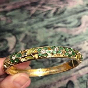 green leaves gold tone bangle